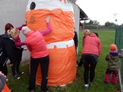 Převlékáme čarodějnici za Obří Halloweenskou mrkvodýni